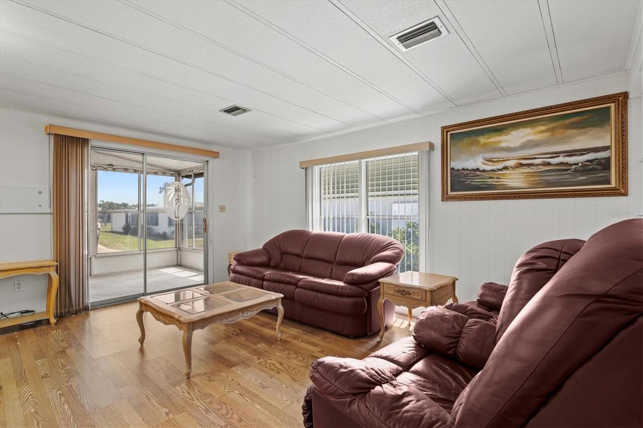 Listing Photo 14