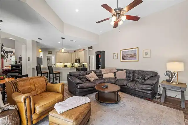 Listing Photo 15