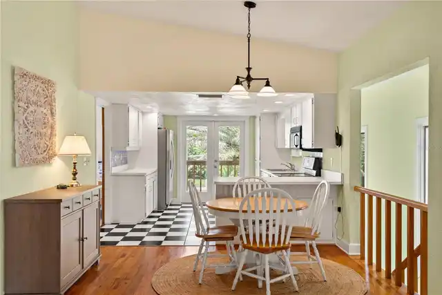 Listing Photo 18