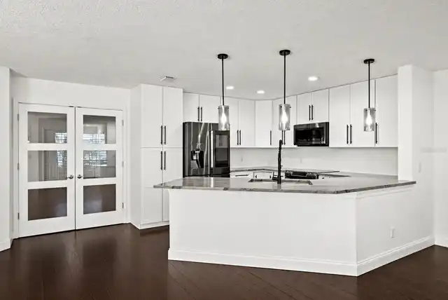 Listing Photo 10