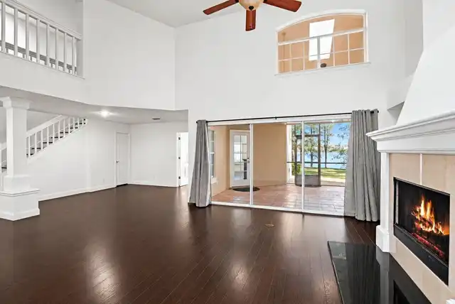 Listing Photo 12
