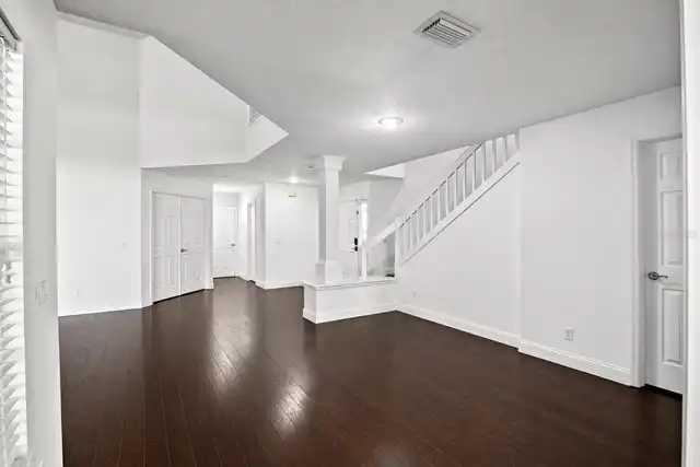 Listing Photo 14