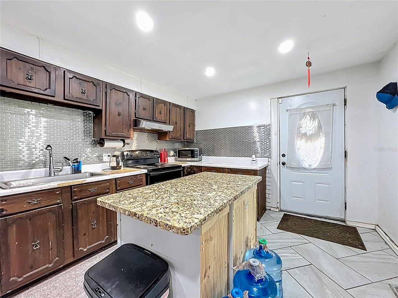 Listing Photo 15