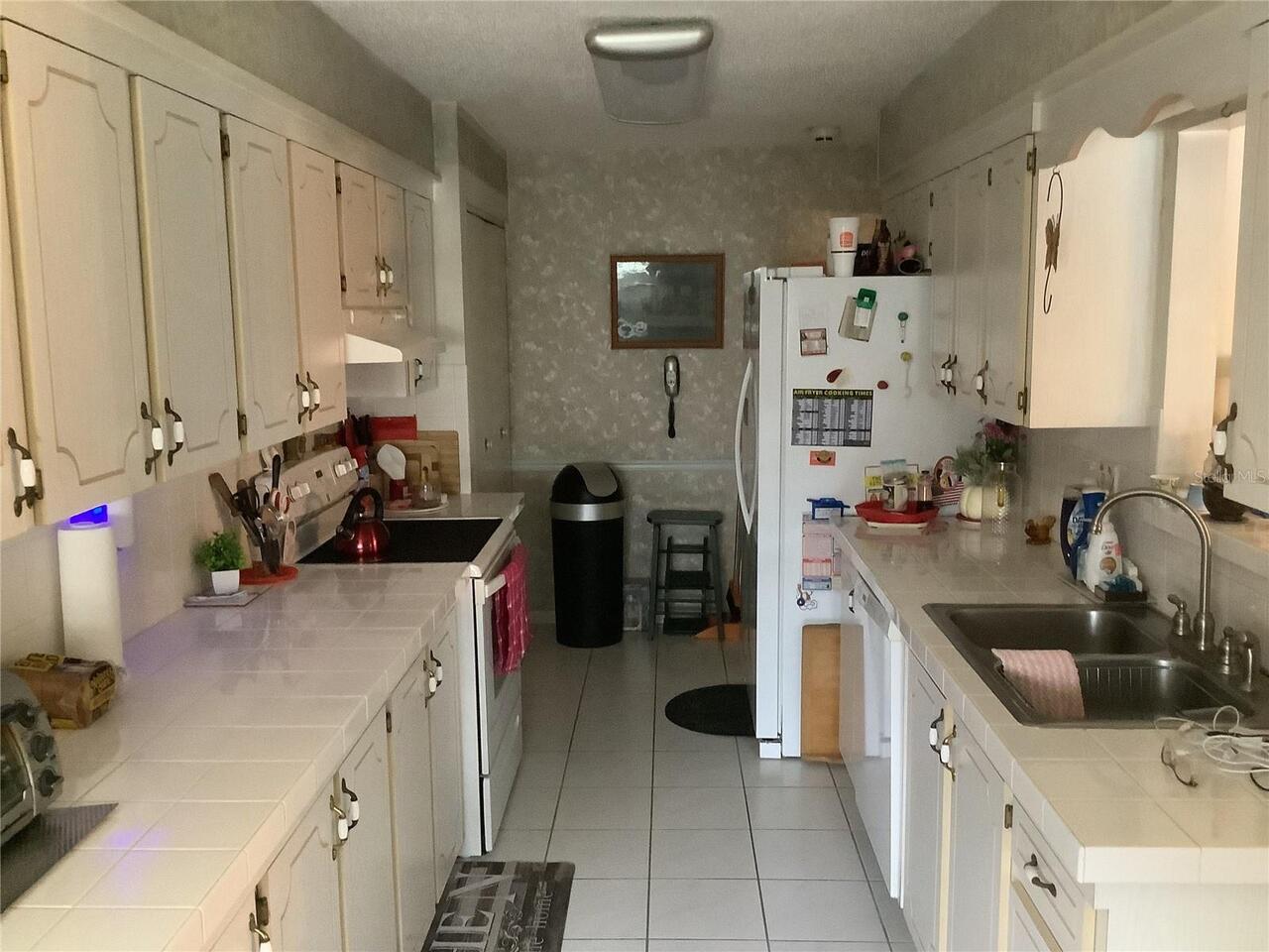 Listing Photo 9