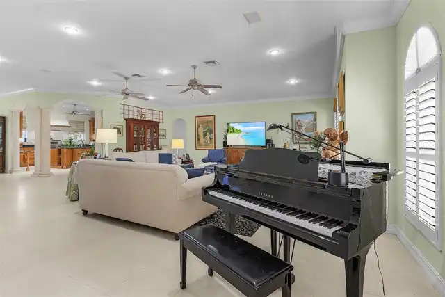 Listing Photo 10
