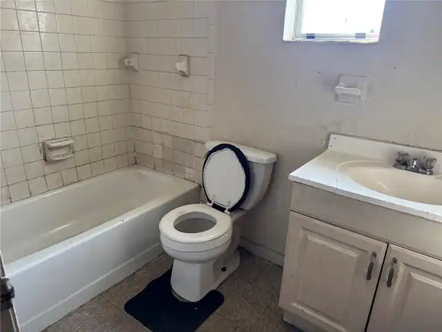 Listing Photo 10