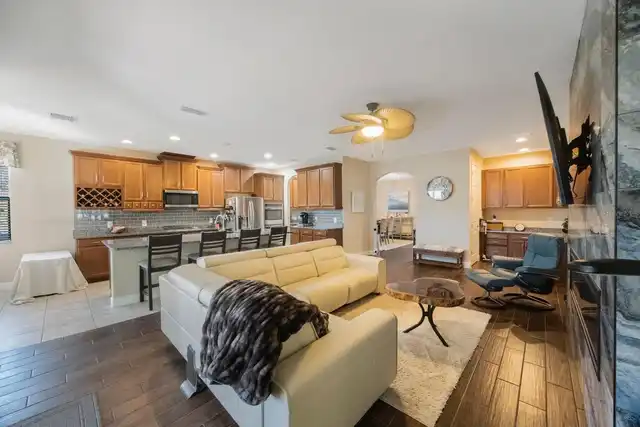 Listing Photo 16