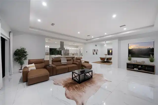 Listing Photo 14
