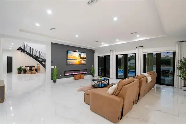 Listing Photo 16