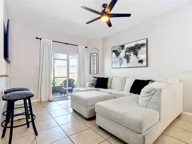 Listing Photo 9