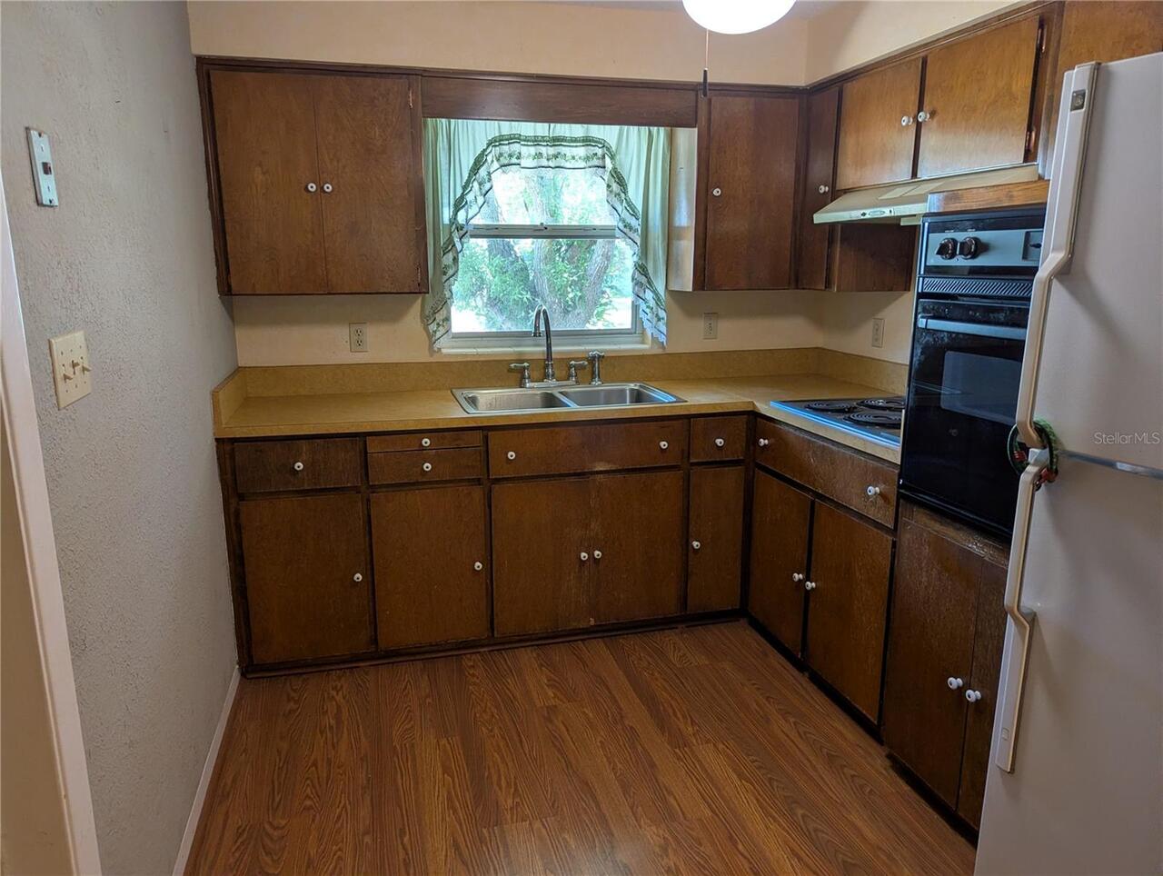 Listing Photo 8