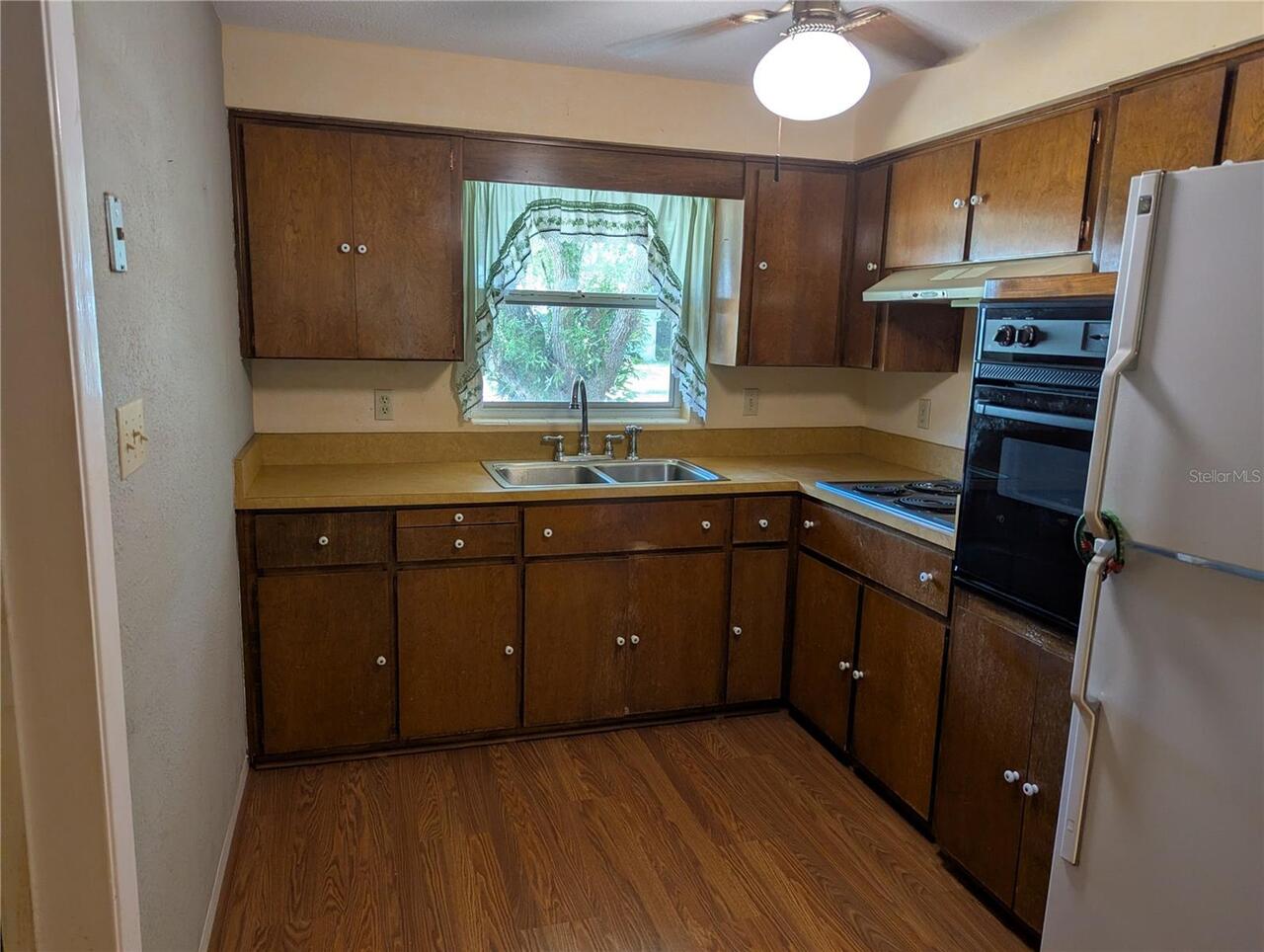 Listing Photo 9