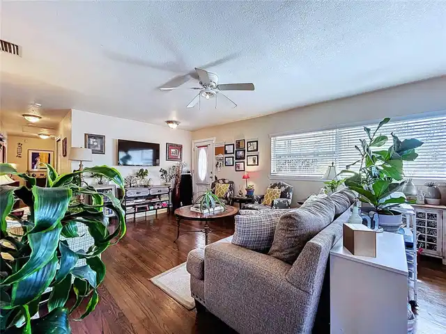 Listing Photo 7