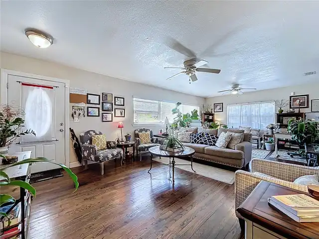Listing Photo 8