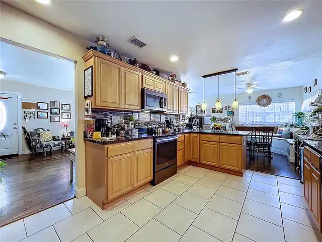 Listing Photo 9