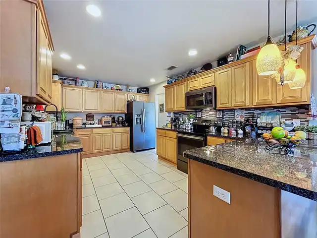 Listing Photo 10
