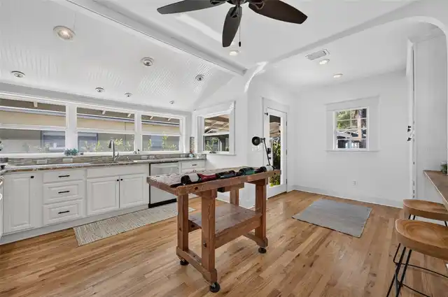 Listing Photo 16