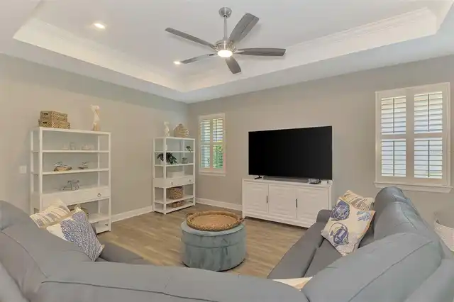 Listing Photo 18