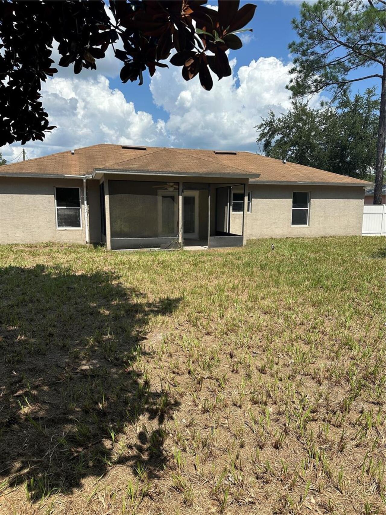 Listing Photo 12