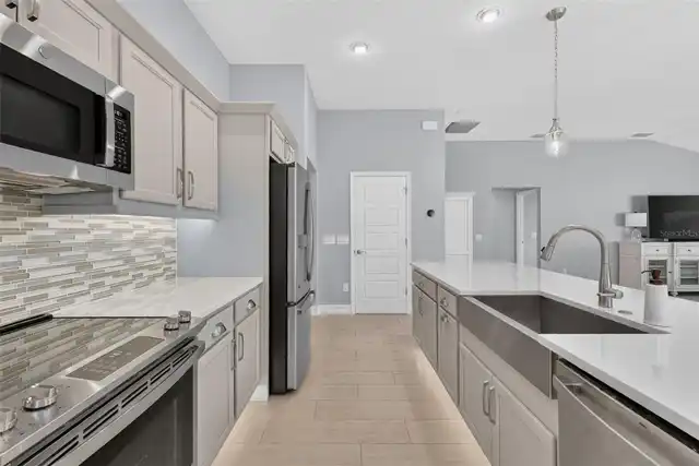 Listing Photo 12