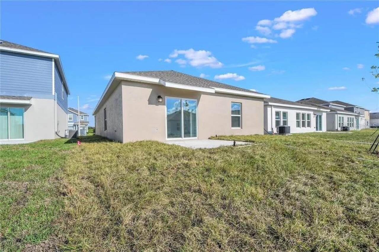 Listing Photo 12