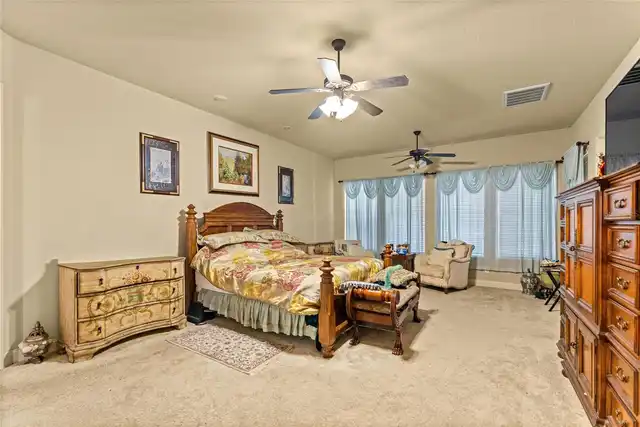 Listing Photo 14