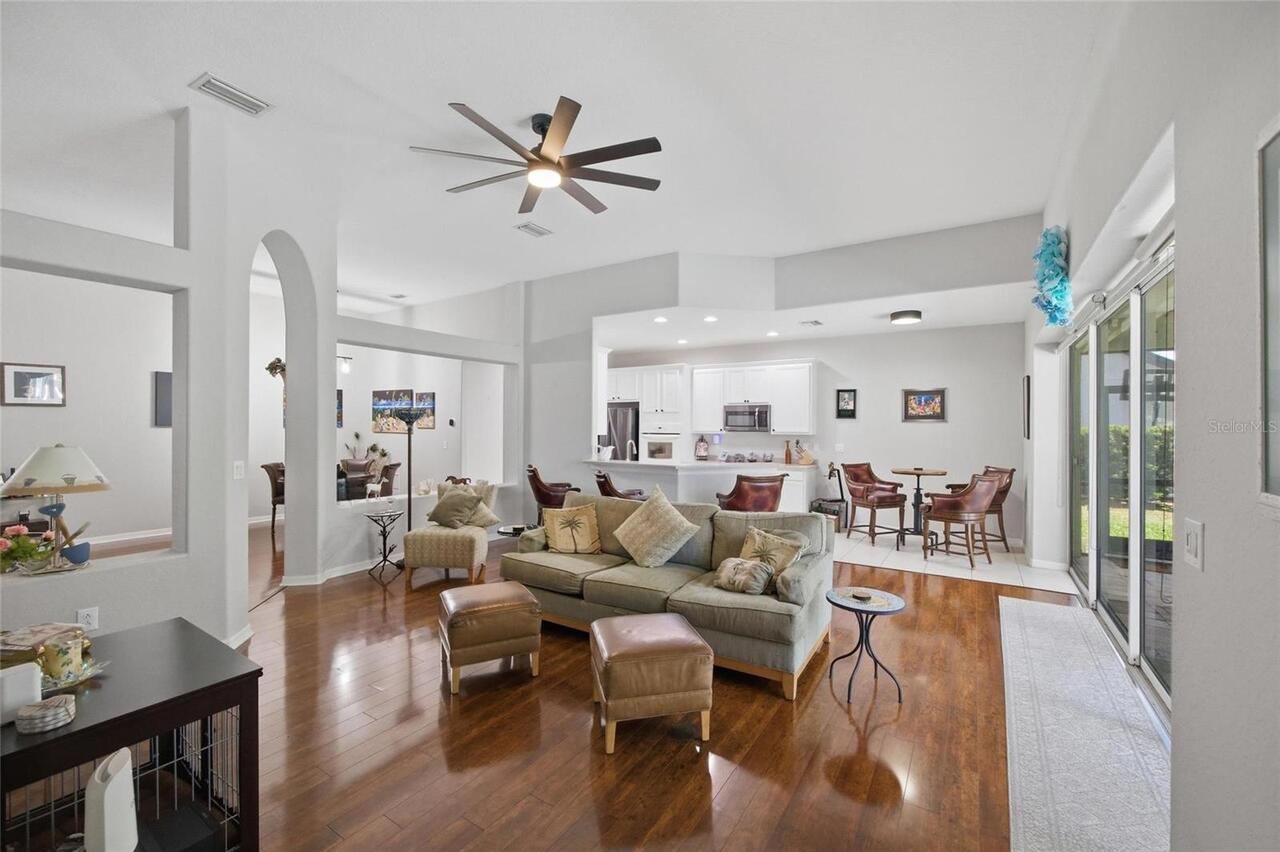 Listing Photo 11