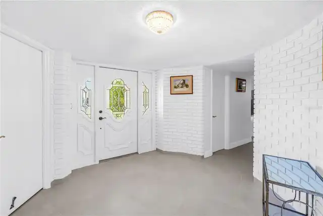 Listing Photo 6
