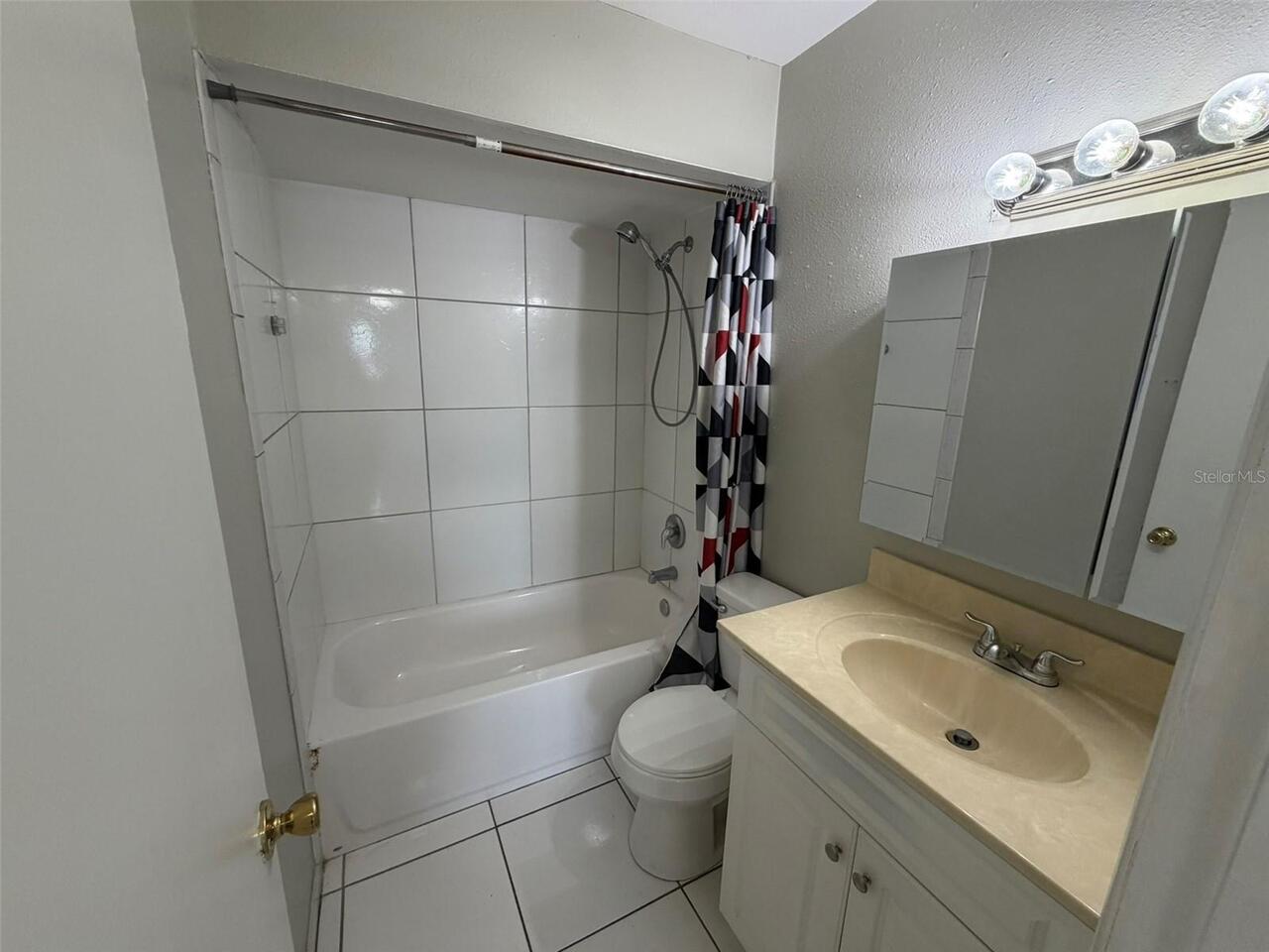 Listing Photo 9
