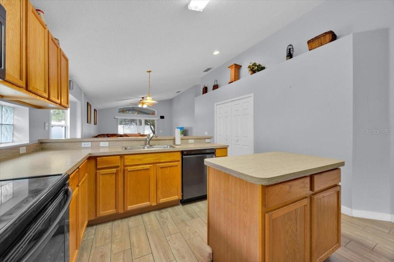 Listing Photo 8
