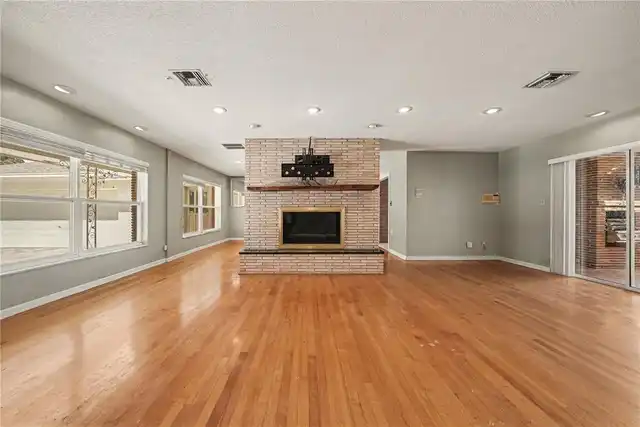 Listing Photo 14