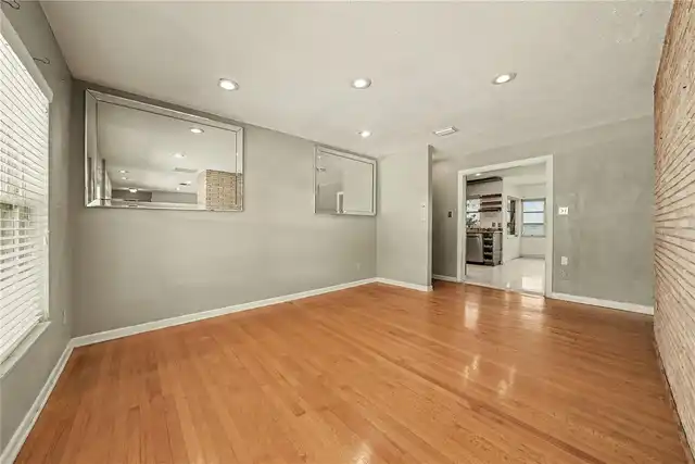Listing Photo 16