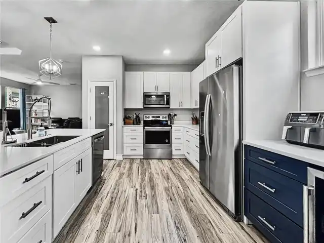 Listing Photo 11