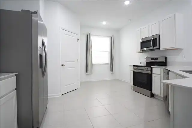 Listing Photo 10