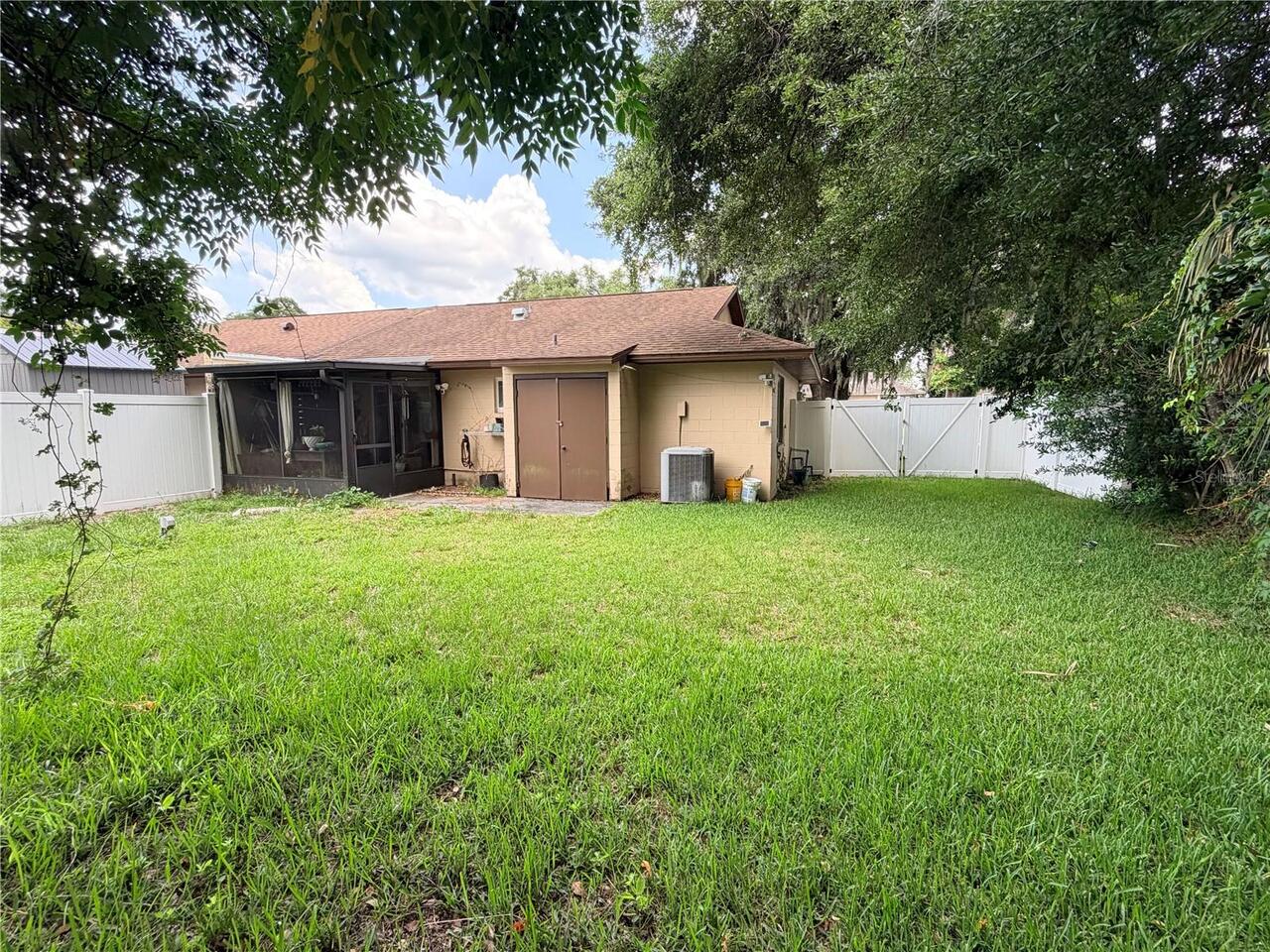 Listing Photo 12