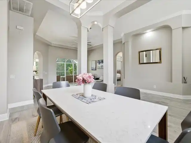 Listing Photo 9