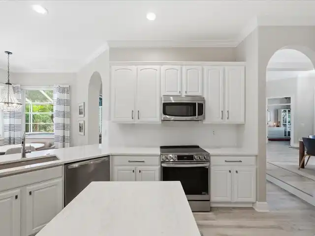 Listing Photo 17