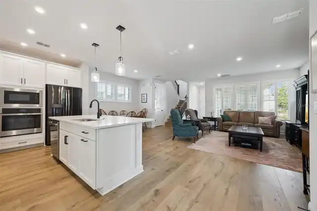 Listing Photo 8