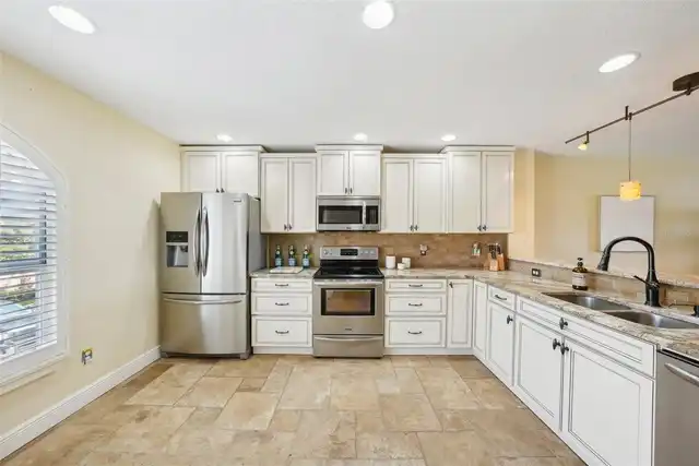 Listing Photo 13