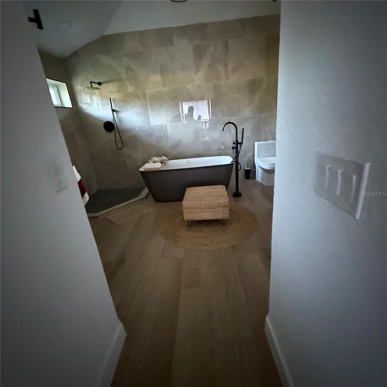 Listing Photo 14