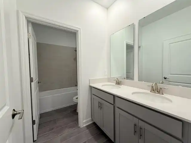 Listing Photo 11