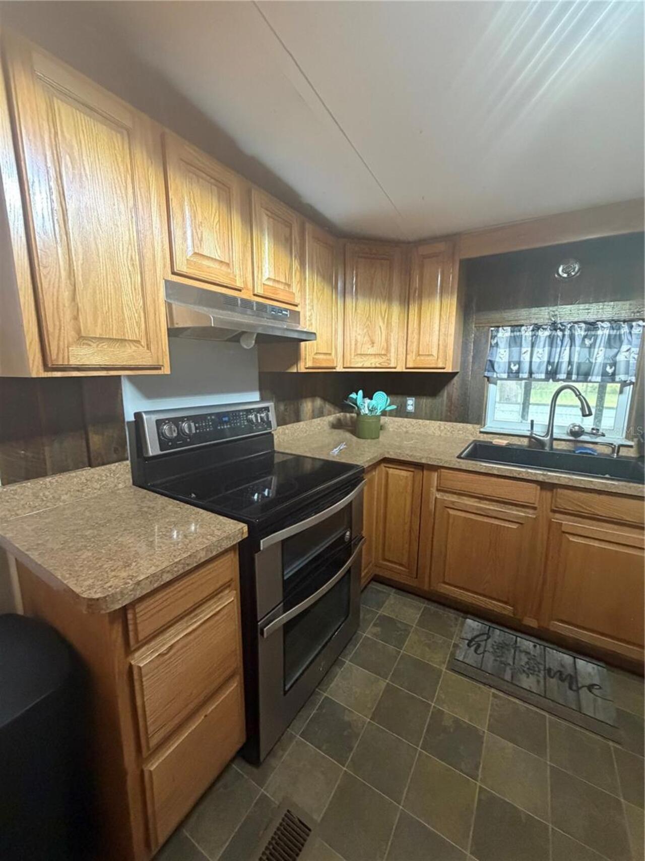 Listing Photo 9