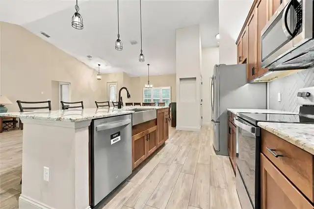 Listing Photo 17
