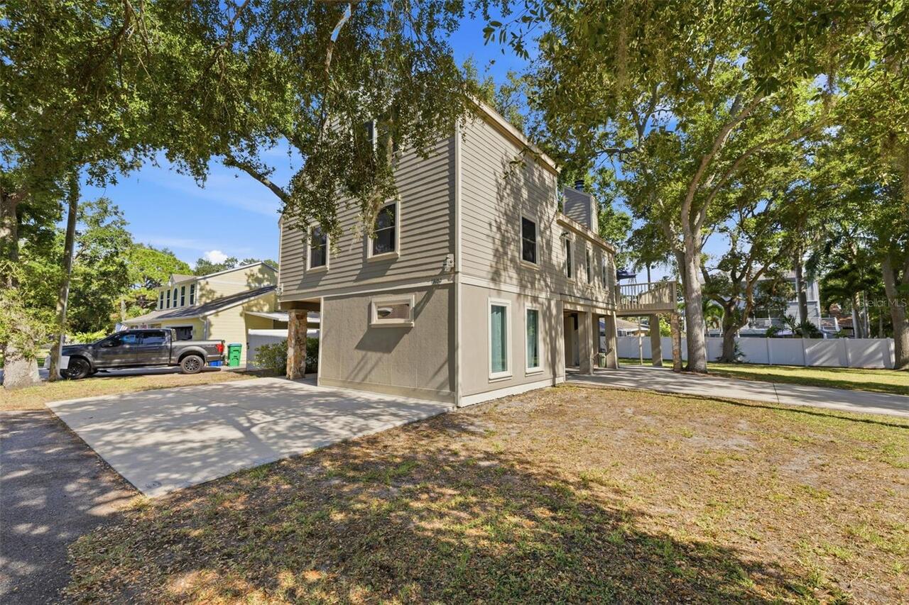 Listing Photo 10