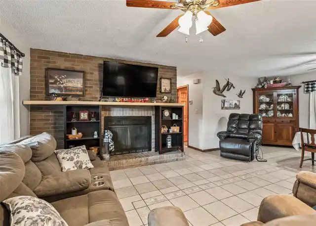 Listing Photo 8