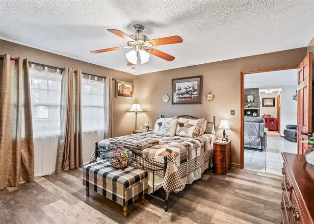 Listing Photo 17