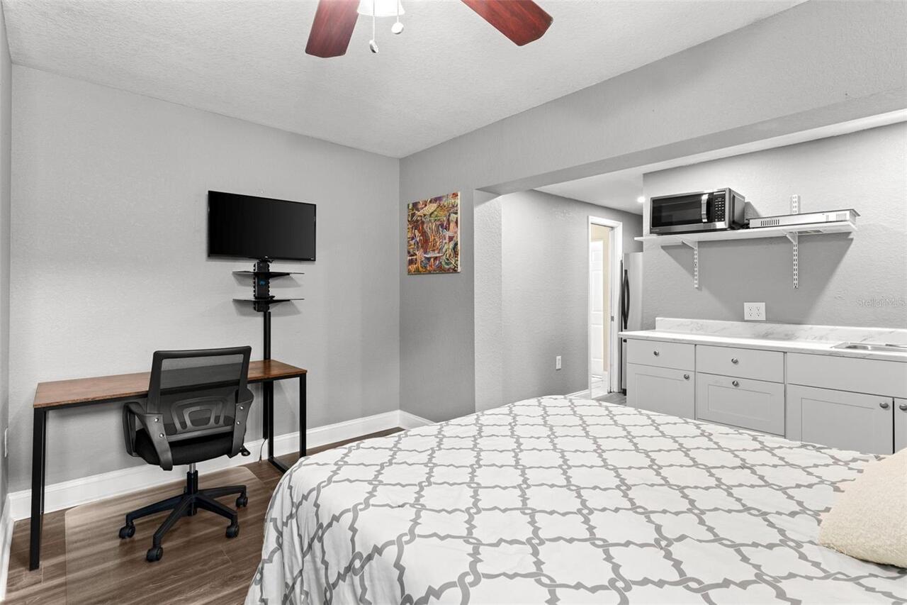 Listing Photo 9