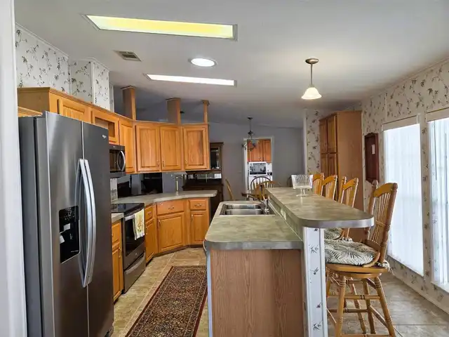 Listing Photo 12