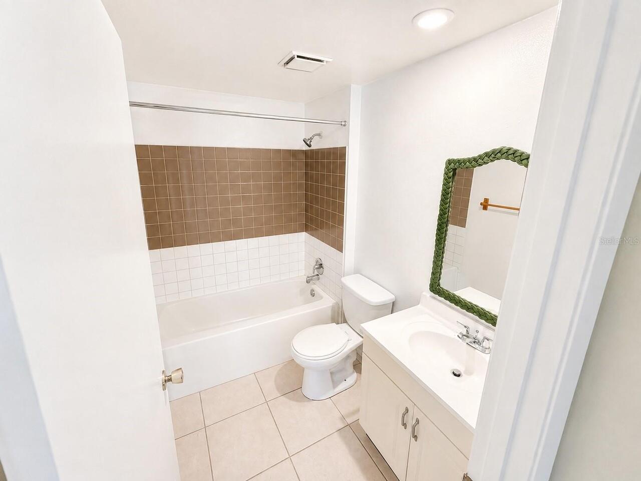Listing Photo 12