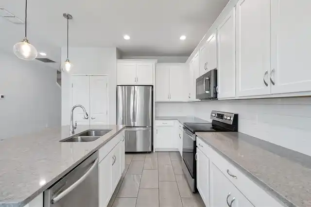 Listing Photo 10